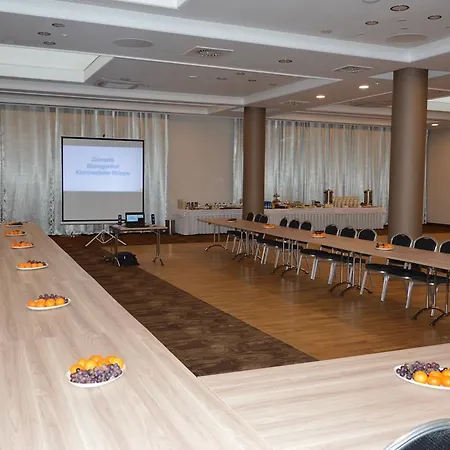 千禧酒店 莱格尼察